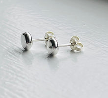 Load image into Gallery viewer, Melted Studs