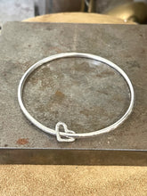 Load image into Gallery viewer, Heart Bangle