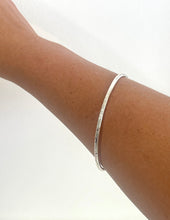 Load image into Gallery viewer, Chunky Bangle