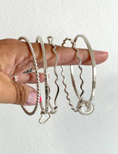 Load image into Gallery viewer, Heartbeat Bangle