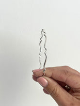 Load image into Gallery viewer, Heartbeat Bangle